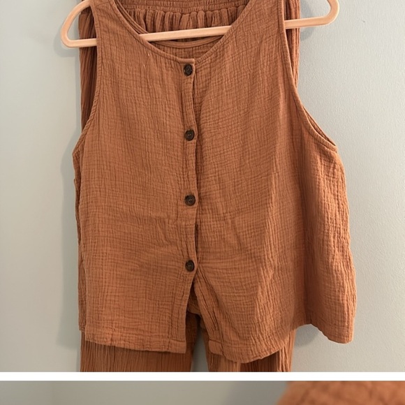 Women's Rust Sleeveless Jumpsuit - Picture 5 of 6